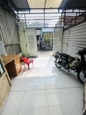 cho thuê kiốt vừa ở vừa buôn bán nhỏ đường mã lò