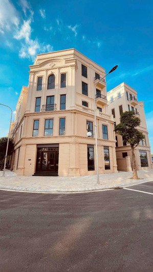 liền kề 5 tầng tại pk thiên nga - trục đường chính cách hồ trung tâm 32ha chỉ 100m giá rẻ nhất