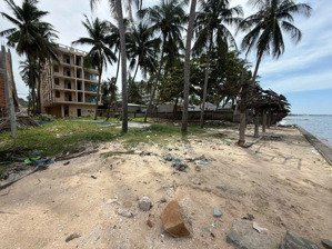 bán 2510m2 đất mặt tiền huỳnh thúc kháng, mặt biển 28m.