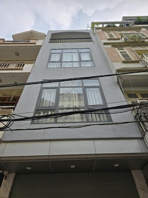 nhà trần quốc hoàn, cầu giấy ô tô vào nhà, 61m, 5 tầng giá 23 tỷ 5