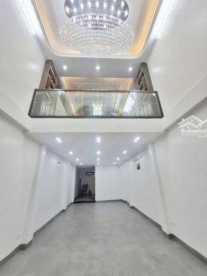 đền lừ 2 - quận hoàng mai - 8 tầng, thông sàn, thang máy - kinh doanh đỉnh - giá 33.2 tỷ.