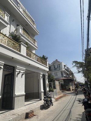 bán gấp nhà mặt phố đường lê văn lương, xã hiệp phước, nhà bè, 11 tỷ, 85 m2