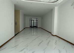 cho thuê nhà phố 160m2 có thang máy, máy lạnh, ngăn phòng, bếp tại vinhomes grand park