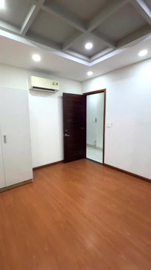 trệt 3 lầu 4,5x10m có 5pn 3wc hẻm xe hơi sẵn máy lạnh phạm văn chiêu giá 20 triệu còn giảm