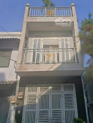 nhà đường lạc long quân quận tb giáp q11 qtp , hẻm ba gác , khu dân trí , tiện ích bao quanh .