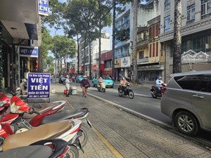 siêu rẻ, siêu đầu tư. mặt tiền trần hưng đạo (2 chiều), q5. dt: 9,5x28m. giá chỉ 79,9 tỷ