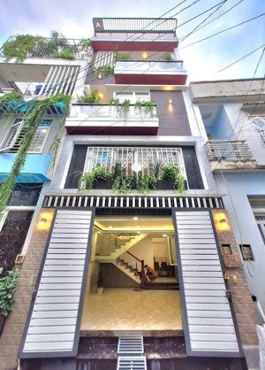 ngoại 9 bán gấp nhà hoàng diệu-quận 4 cho thuê 22tr/th, gần thcs vân đồn diện tích 72m2 giá 3tỷ750