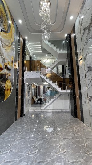 bán gấp nhà 5 lầu tại lâm thị hố, nhỉnh 6 tỷ, 4pn, 6wc, quận 12 gara xe hơi