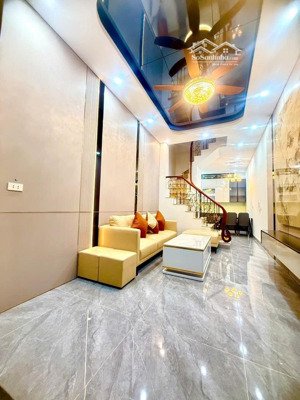 nhà đẹp ngọc khánh - ba đình, 40m2, 5 tầng, 5 ngủ, gần vinhome giảng võ, gần phố, giá nhỉnh 9 tỷ