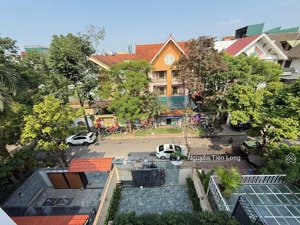 biệt thự làng quốc tế thăng long - 2 mặt - đường to vỉa hè rộng - 205m2 x 4t thang máy mới - 126 tỷ