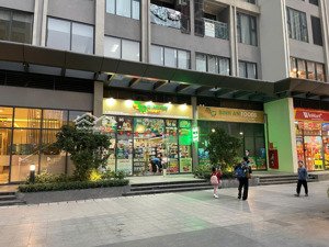 "shop 65m2 ở tòa sa3 giá bán 16 tỷ thu về căn góc đang cho thuê 50tr/ tháng