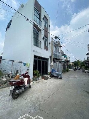 đất hẻm xe tải quốc lộ 13,thủ đức,gần vạn phúc kế kdc hồng long,60m2 giá 5,8 tỷ,