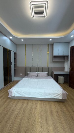 nhà mới 5 t t máy -36 m -m t 5 m.ngõ thẳng 12 m ra mặt p lò đúc .xây dựng chất lượng ,thiết kế đẹp