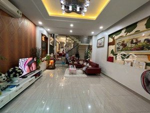 rộng đẹp thuê cao-giá tốt-bán nhà-4.5x22-3 tầng-mặt tiền đường vườn lài quận tân phú- đoạn sầm uất