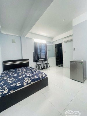 siêu phẩm 6pn-7wc hơn 8 tỷ, hẻm xe hơi ngay ngac tư hàng xanh, cạnh nhiều trường đại học,toà nhà vp