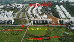 gia đình cần bán gấp lô đất vị trí đắc địa nằm đối diện cổng chính legacy hill dt. 2146m