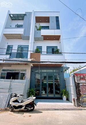 Nhà 1 trệt 2 lầu mặt tiền đường Trần Văn Ơn - Sát đường Nguyễn Đệ