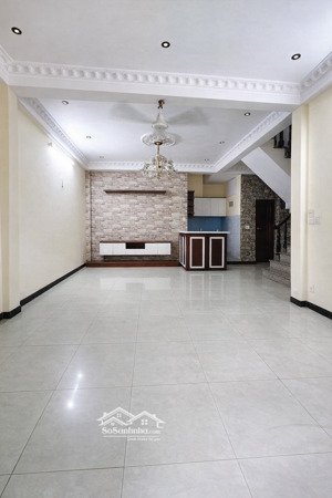 nhà bán đẹp mới - 4 tầng trung tâm quận 10 thành thái gần vạn hạnh mall tô hiến thành