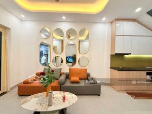 siêu rẻ giá đầu tư tập thể sổ đỏ 35/70 m2 tầng 3 phố vĩnh hồ - thái thịnh 2 ngủ ban công dài đẹp .