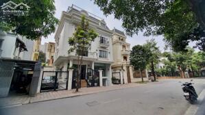 BÁN BIỆT THỰ PHỐ THỌ THÁP- DỊCH VỌNG- SIÊU PHẨM KHU ĐÔ THỊ VIP- SỔ 190M2- 4 TẦNG- MT 14M