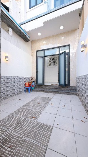 bán nhà 4 tầng xe hơi đỗ cửa. khu xóm đạo nhà thờ.