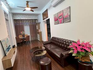 Bán căn hộ tập thể phố Quan Nhân, Thanh Xuân, nhà đẹp full nội thất, ô tô đỗ, sổ đỏ lớn