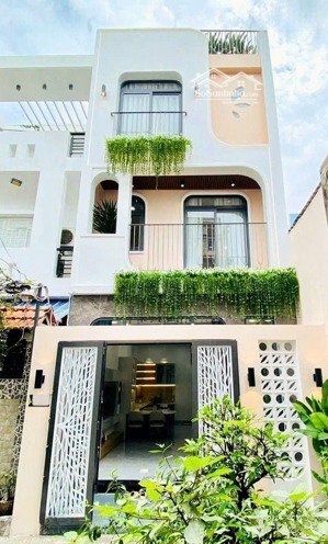 xoay vốn bán nhà 73,4m2 giá 4tỷ020 đường hoa lan - phú nhuận. thuê 22tr. gần bv đa khoa hoàn mỹ sg