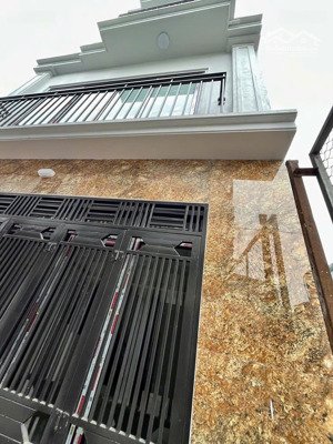 nhà mới tự xây tâm huyết 40m2 x 5t thang máy vị trí đẹp miêu nha, xuân phương chỉ 6,6 tỷ