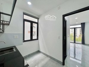 căn studio/ 1 phòng ngủ ban công gần đh rmit, tdt quận 7. thuận tiện đi quận 8, nhà bè