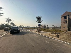 dãn đân đường đôi xã mễ sở,văn giang,hưng yên, 90m2,mt 6m, vỉa hè trước sau,vành đai 4,0971320468