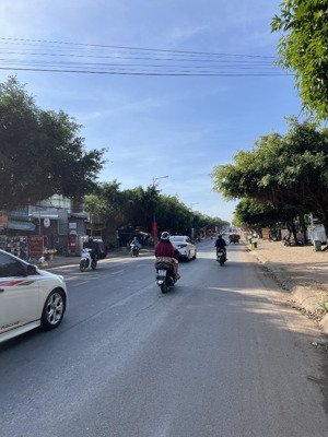 đất ở 260m2, thị trấn gia ray, xuân lộc , đồng nai, ngang 7.5m, dài 33m, 1tỉ9