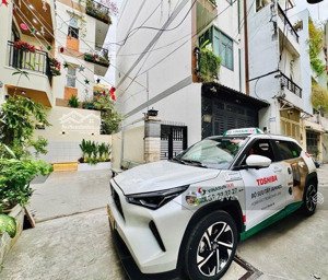 chỉ 7,85 tỷ - diện tích khủng 4,4 x 13 không qh - nhà đẹp 3pn 3wc - xe hơi đến nhà