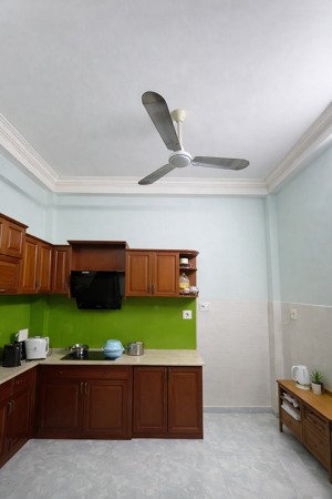 nhà phân lô lạc long quân p9 tân bình hxh 8m, view công viên vị thế đẹp