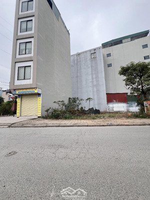 gần đại lộ thăng long 100m² 3.5 tỷ đường rộng 2 ô tô gần đhqg, fpt