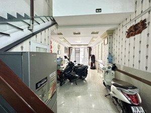 chủ bán nhanh nhà hxh- 6 tầng- 7pn- dân trí cao