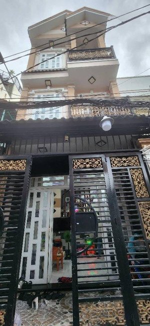 nhà gần hxh trần xuân soạn - 6,95 tỷ 46.7m2- 3 tầng - 4 pn 5wc. gần khu him lam, qua q1 chỉ 10p.