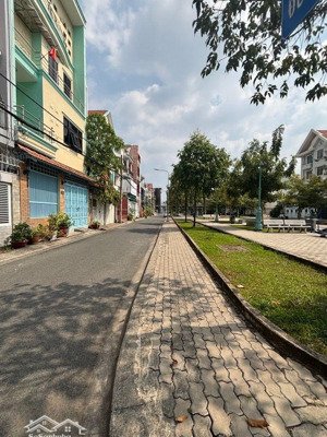 căn hộ dịch vụ cao cấp, khu vip quận 7-hđ thuê 110 triệu-108m-6 tầng - 20 pn - giá - 27 tỷ