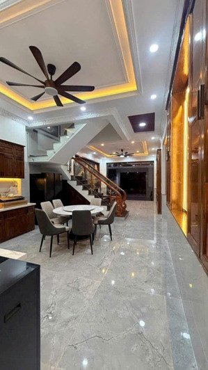 chính chủ cần bán nhà trệt 2 lầu mới, ngay s.thị go. giáp thủ đức. đã hoàn công. dt 120m. t.cư 70m