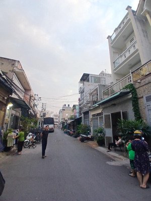 giá rẻ 93tr/m. ngang hiếm 6m - hẻm xe tải tránh - gần aeon tân phú - cách 30m ra mặt tiền đường