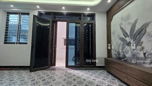 bán nhà 6 tầng gần cổng viện đức giang long biên