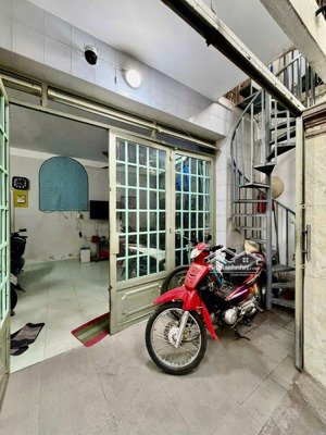 lý thường kiệt-tân bình-sát q10-ngang 6m-55m2-hxh-chỉ 5 tỷ 8 (tl)