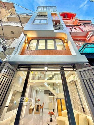 hot! nhà mới đẹp hoàng văn thụ, phú nhuận, cách mt 20m. dt 3,7x10 nở hậu 5 tầng giá 8,68 tỷ