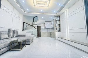 giảm chàophúc lợi, long biên, 33m2 x 5 tầng mới tinh, tặng full nội thất