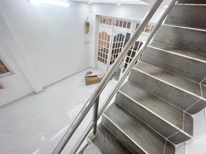 nhà 1 trệt 1 lầu hxh đường 11 phường trường thọ,gần vành đai 2, thủ đức chỉ 4 tỷ hơn