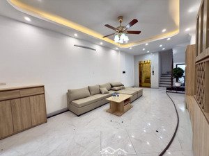 nhà đẹp ở luôn đón tết, phố xuân thuỷ, ngõ thông, gần ngay phố, thang máy, full đồ 43m2x5t