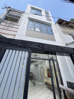 nhà xây mới chào xuân- 4 phòng ngủ- đúc kiên cố- vị trí siêu hiếm- ngay chợ an nhơn - dương quảng