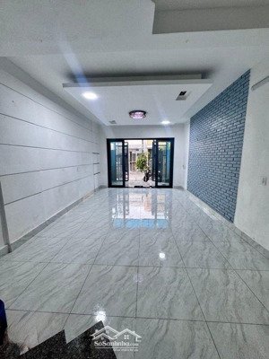 n.hà mới 4 tầng ngay nguyễn thị tú. dt 62m2-4pn, 3wc . gần chợ, trường học.