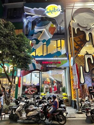 bán nhà siêu vị trí mặt tiền ngay vòng xoay phù đổng - quận 1 - (4x15m) - 4 tầng - giá: 39 tỷ