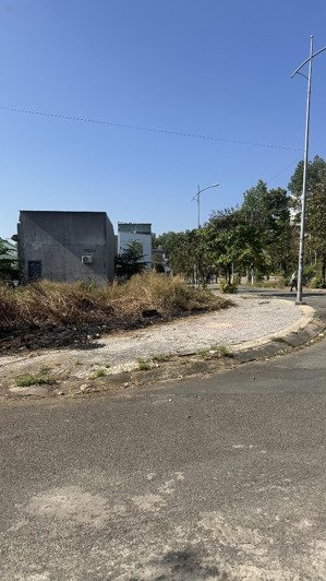 8860 - bán đất kdc góc 2mt tân bình dĩ an, đường 14m, shr tiềm năng tăng giá cao, hỗ trợ ngân hàng