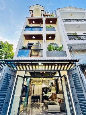 với 5tỷ8 sở hữu nhà 100m2 trần hưng đạo, cầu kho, q1, gần th trần hưng đạo thuê 38tr/th